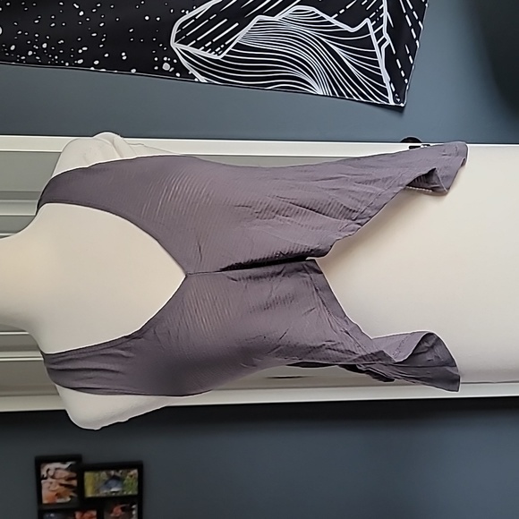 Source Unknown Tops - Sheer High-Low Crop Top EUC